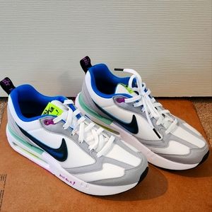 Nike Air Max Dawn Youth size 6.5 white/black